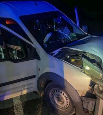 Авто влетіло у відбійник, мотоцикл – у паркан: у ДТП травмувалися двоє волинян