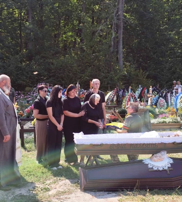 Загинув на полі бою поблизу Часового Яру: на Волині попрощалися з Героєм «на щиті» Олександром Матіюком