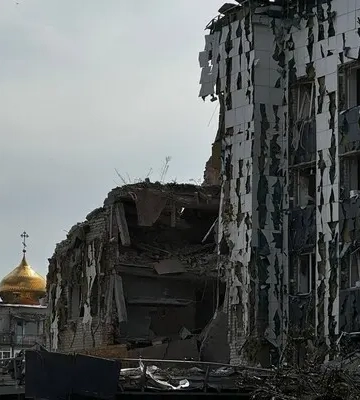 Оккупанты попали в гостиницу и в инфраструктурный и промышленный объекты в Покровске