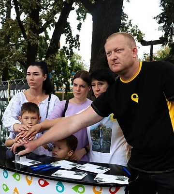 У Миколаєві погасили марку «Хвилина мовчання», присвячену загиблим військовослужбовцям