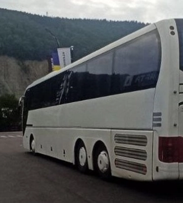 В Яремче работники ТЦК сняли водителя с рейса: автобус с 50 туристами остался стоять на дороге