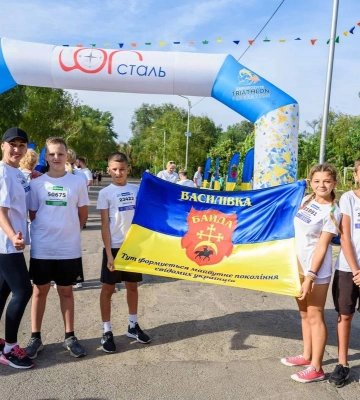 «Шаную воїнів, біжу за Героїв України»: Запоріжжя вшанувало пам&#039;ять полеглих воїнів патріотичним забігом