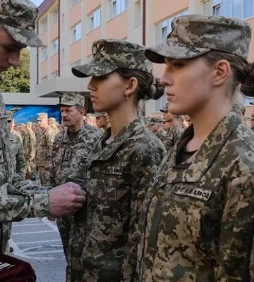 У львівському Ліцеї імені Героїв Крут вперше в історії розпочали навчання дівчата