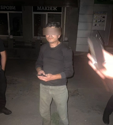 Харків&#039;янин у комендантську годину обкрадав автівки військових та волонтерів