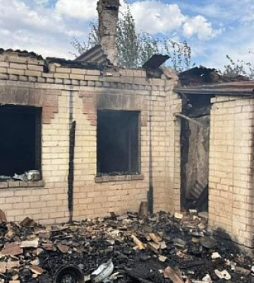 Через пожежу на Криворіжжі згоріли приватні будинки та постраждали люди