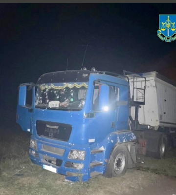 Загинув 23-річний водій: наслідки ракетного удару по колоні зерновозів на Сумщині