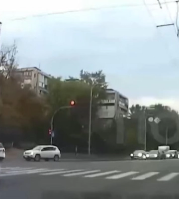 В Киеве наказали водителя BMW, который на глазах у полиции нарушил ПДД — видео