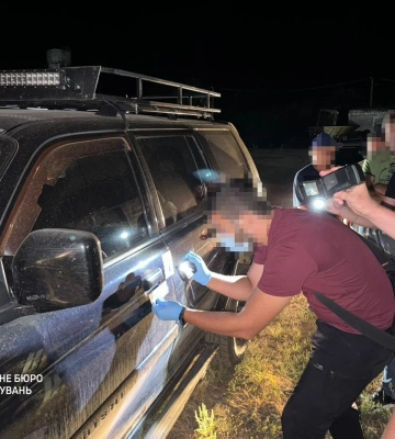 ДБР підозрює трьох людей, які допомогти нардепу Дмитруку виїхати за кордон
