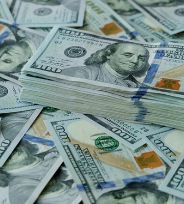 Попит на валюту впав: НБУ скоротив продаж валюти із резервів на 20%