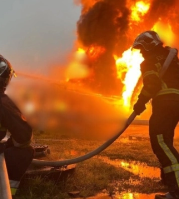 На Тернопільщині відстежують якість повітря і води через пожежу після обстрілу