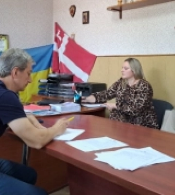 На зустрічі з мером у селі Зелена говорили про ремонт дороги і розширення укриття