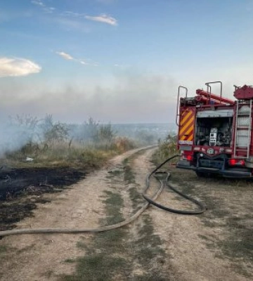 Майже три десятки пожеж в екосистемах ліквідували закарпатські рятувальники протягом вихідних
