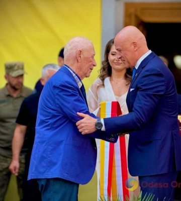 Підняття прапора на Біржевій площі: як в Одесі відзначають День міста