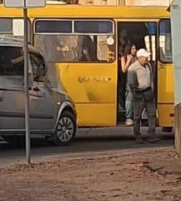 У Чернівцях мікроавтобус протаранив маршрутку з пасажирами