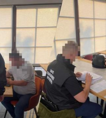 Розбив камеру журналісту: очільнику міграційної служби Івано-Франківщини повідомили про підозру