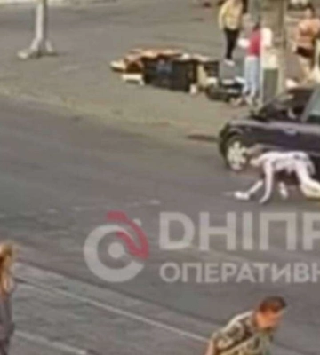 У Дніпрі легковик збив літню жінку: відео моменту ДТП