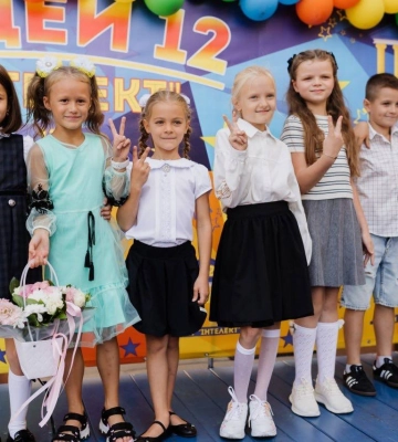 Святкові заходи, онлайн-зустрічі та екскурсії: як пройшов Перший дзвоник 2024 у Дніпрі, - ФОТО