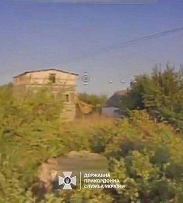 Пограничники уничтожили блокпост, огневую точку и стационарную систему РЕБ оккупантов. ВИДЕО