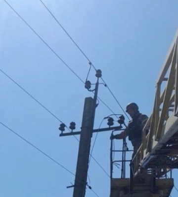На Дніпропетровщині через обстріли у серпні світло зникало у 145 тисячі домівок