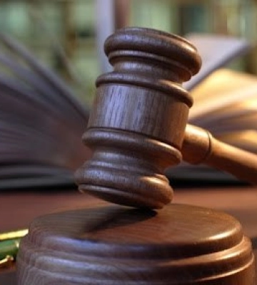 На Сумщині заочно засудили підрядника, який украв 1,5 млн грн на ремонті дороги та реконструкції школи