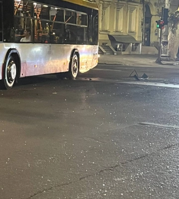 В центрі Одеси сталася аварія між двома легковиками, - ФОТО