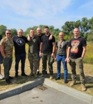 Волонтери  та заступник голови Закарпатської обласної ради Василь Дем’янчук відвідали наших воїнів на передовій