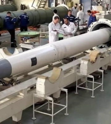Во время удара по Киеву силы ПВО сбили российскую ракету от комплекса С-400 — СМИ