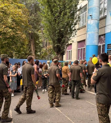 У гімназії №120 відкрили меморіальні дошки загиблим на війні випускникам 