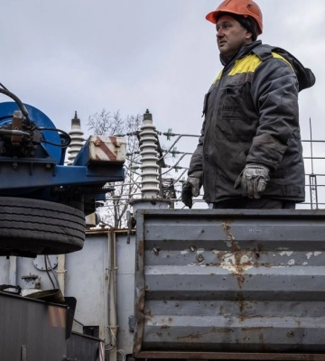 Ворог атакував безпілотником локомотив поїзда на Сумщині: є поранений