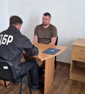 На Буковині правоохоронець допомагав ухилянтам потрапити за кордон