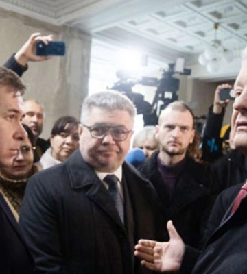 Суд обязал ГБР открыть дело против адвоката Порошенко