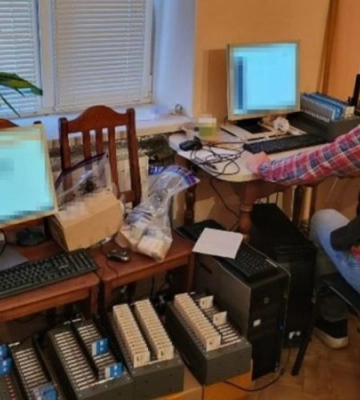 На Закарпатті правоохоронці викрили ботоферму, яка працювала на російську пропаганду