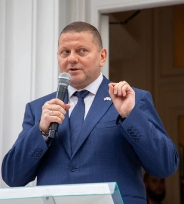 Чи легко Залужному в Лондоні? Авторка книги про генерала розповіла про нове життя колишнього шефа