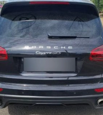 У Дніпрі зупинили водія Porsche Cayenne, який їхав зі швидкістю понад 130 км/год без прав
