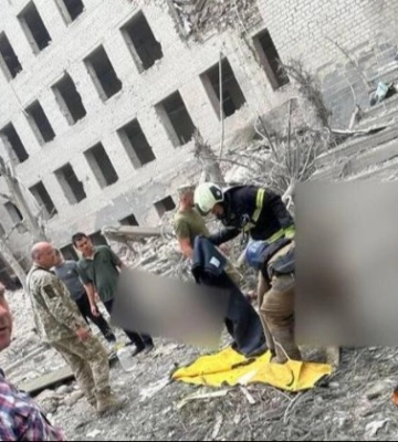 Росіяни влучили ракетами по Інституту звʼязку в Полтаві — 41 людина загинула, 180 постраждали