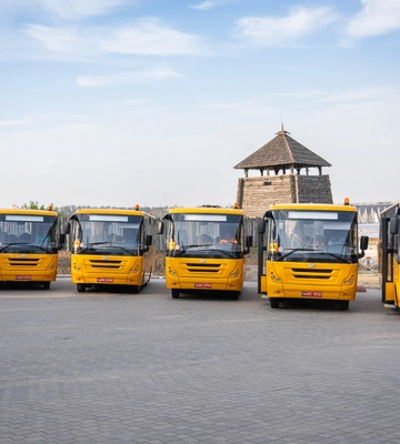 Запоріжжя отримало 25 шкільних автобусів