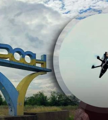 Місцева влада показала наслідки обстрілу Корабельного району Херсона (відео)