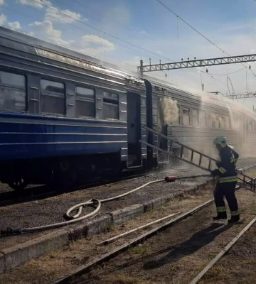 Вогнеборці Ужгородщини ліквідували пожежу в потязі
