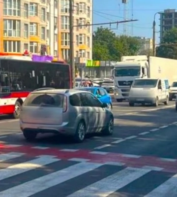 В Івано-Франківську водійка наїхала на дитину, яка стояла на пішохідному переході