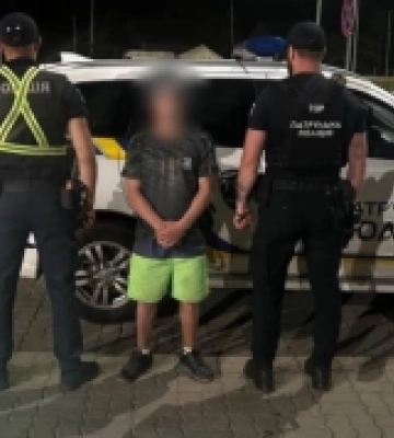 В Ужгороді виявили чоловіка, який, ймовірно, здійснив крадіжку з автомобіля