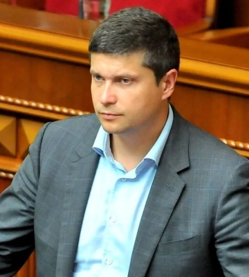 Хто такий екснардеп Різаненко та чому небезпечно випускати з поля зору тих, хто колись віддав перевагу росії Хто такий екснардеп Різаненко та чому небезпечно випускати з поля зору тих, хто колись віддав перевагу росії