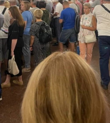 Рух метро у Києві ускладнено після тривалої повітряної тривоги. ВІДЕО+ФОТО