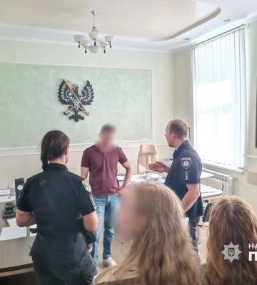 К мэру Чернигова нагрянули с обысками