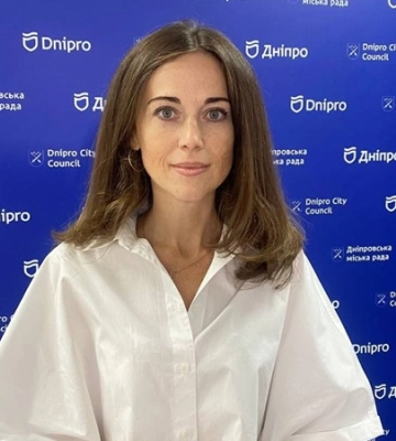 У Дніпрі жителі скаржаться на порушників паркування та покинуті автівки