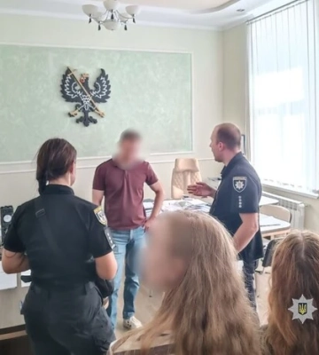 К мэру Чернигова нагрянули с обысками