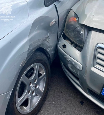 У Кропивницькому водій Ford спричинив аварію на перехресті
