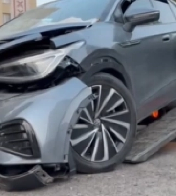 В’їхала у кіоск: поліцейські встановлюють обставини ДТП у Рівному
