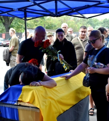 У Кропивницькому попрощалися із загиблим воїном 