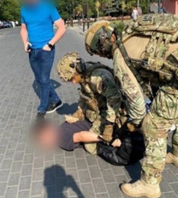В Луцке задержан подозреваемый, который стрелял в охрану ТЦК