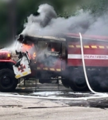 На Дніпропетровщині вогнеборці потрапили під повторний обстріл, постраждав рятувальник